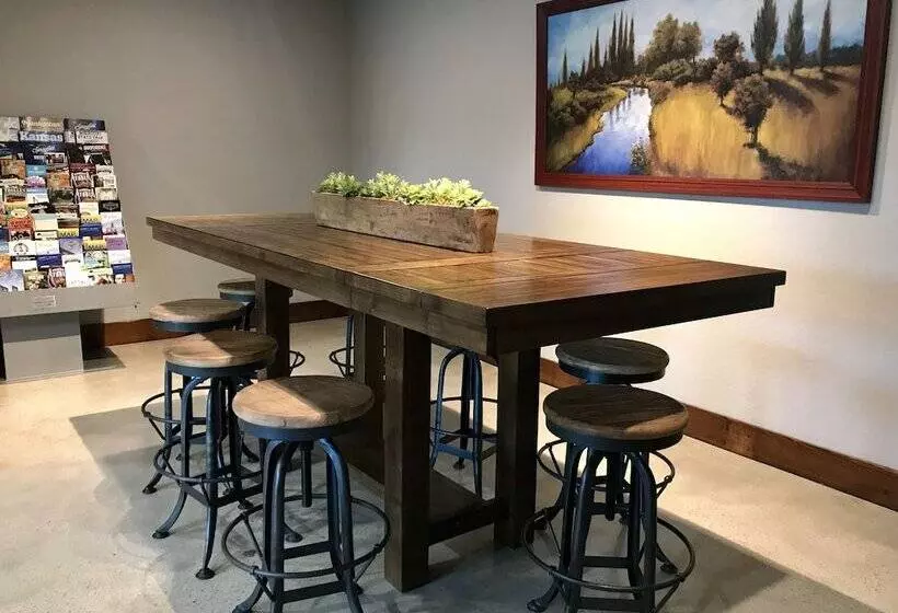 فندق American Inn North Kansas City