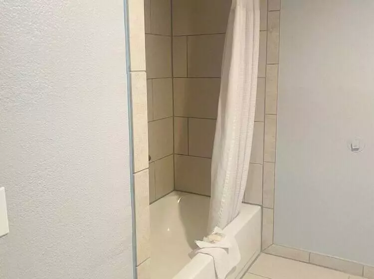 فندق American Inn North Kansas City