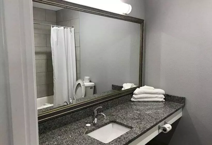 فندق American Inn North Kansas City