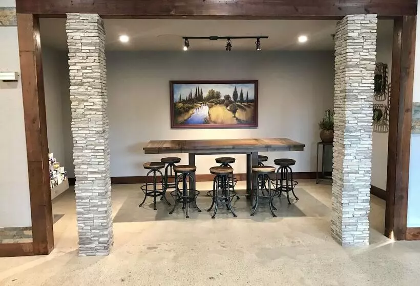 فندق American Inn North Kansas City