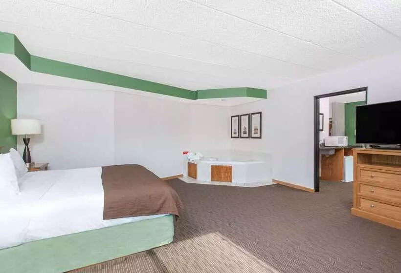 هتل Americinn By Wyndham Eau Claire