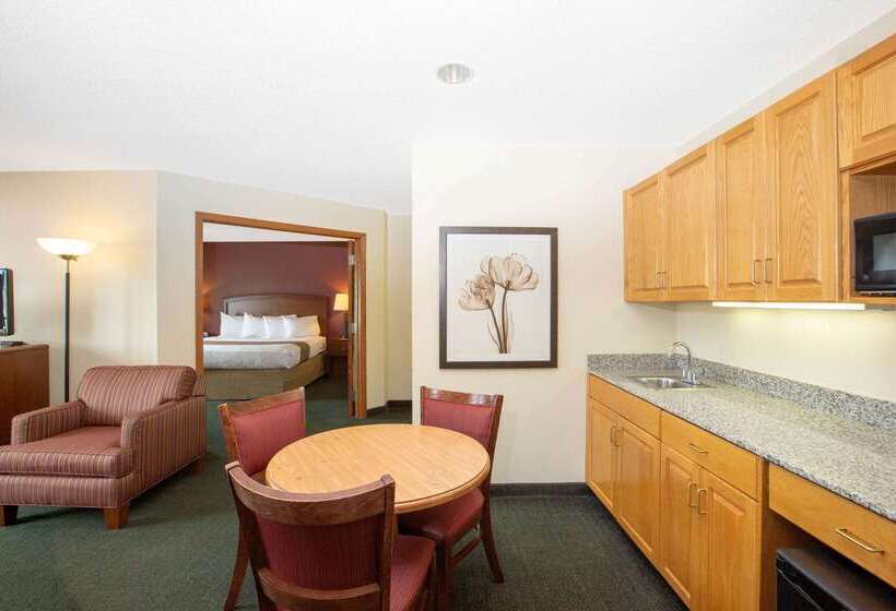 فندق Americinn By Wyndham Kearney