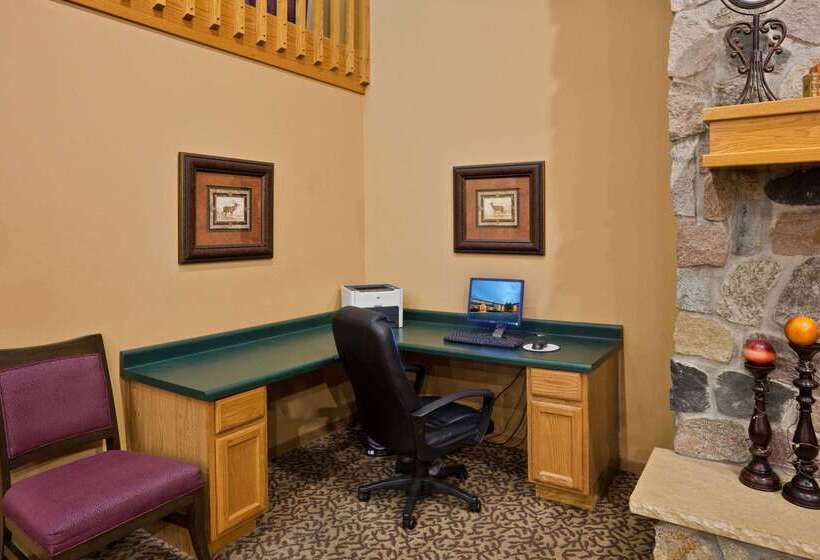 فندق Americinn By Wyndham Mitchell