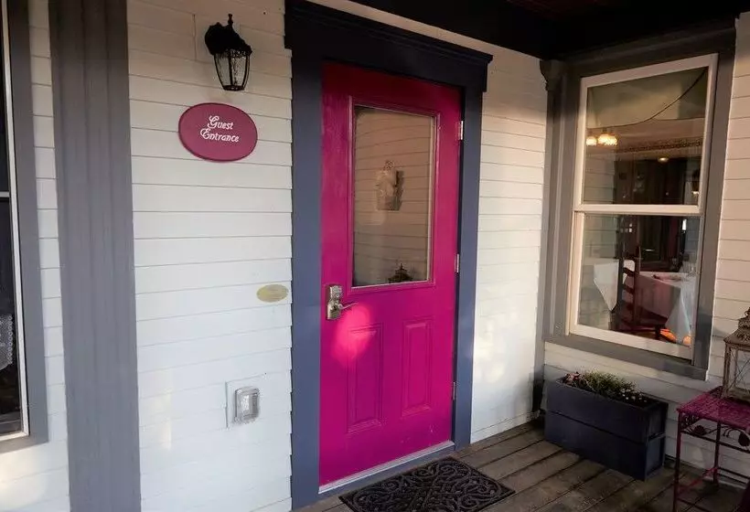 호텔 The Pettigrew Inn