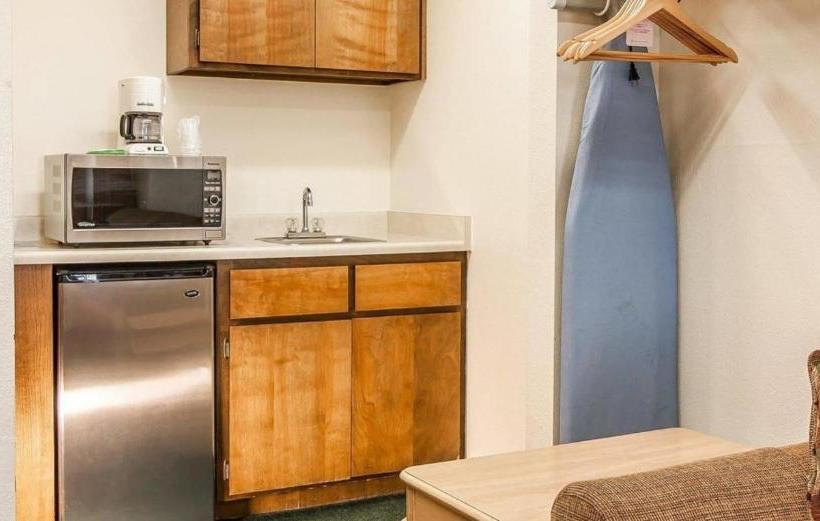 בית מלון כפרי Ashland Valley Inn