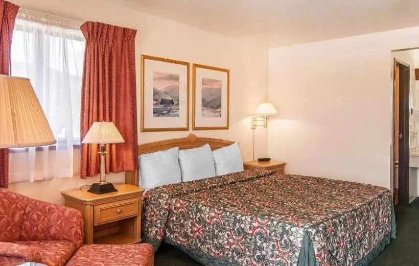 Отель Ashland Valley Inn