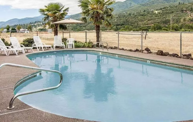 Отель Ashland Valley Inn