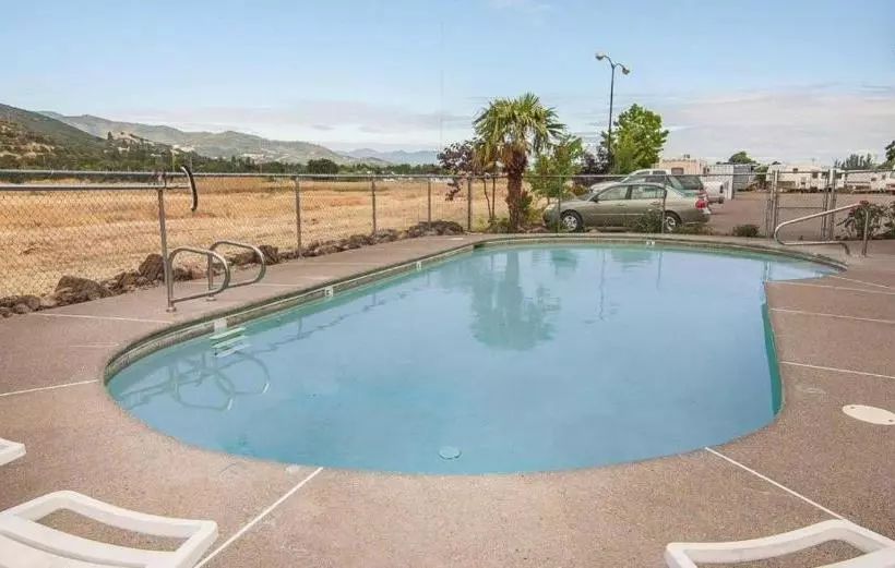 Отель Ashland Valley Inn