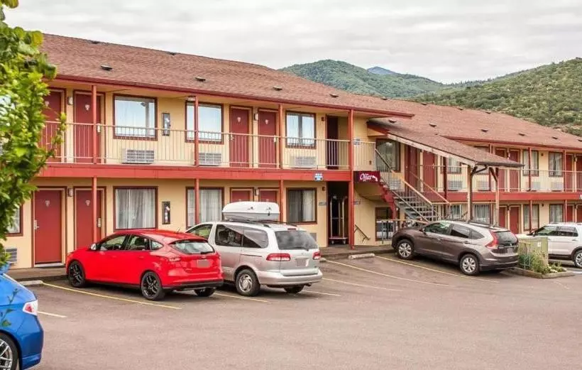 Отель Ashland Valley Inn