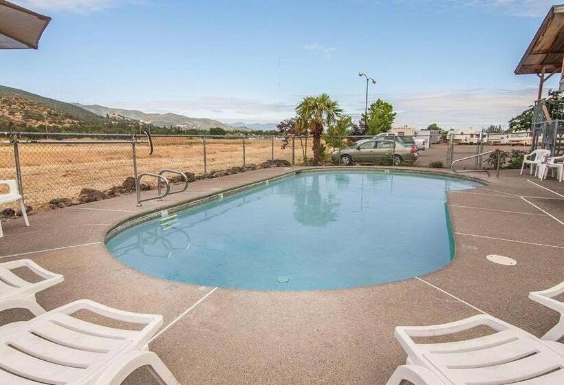 בית מלון כפרי Ashland Valley Inn