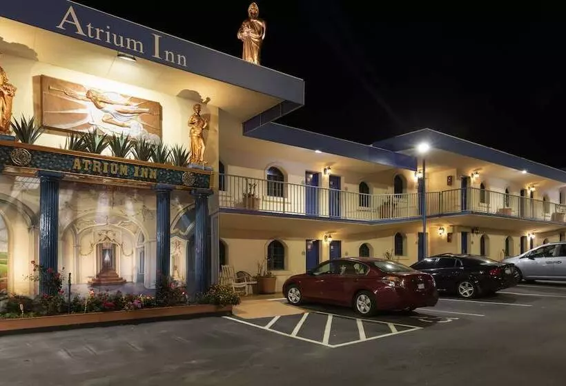 בית מלון כפרי Atrium Inn