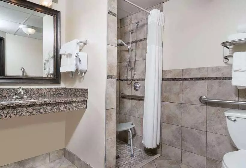 هتل Baymont By Wyndham Bloomington Msp Airport