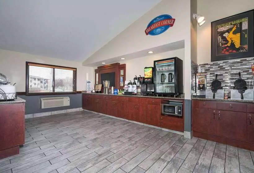 هتل Baymont By Wyndham Bloomington Msp Airport