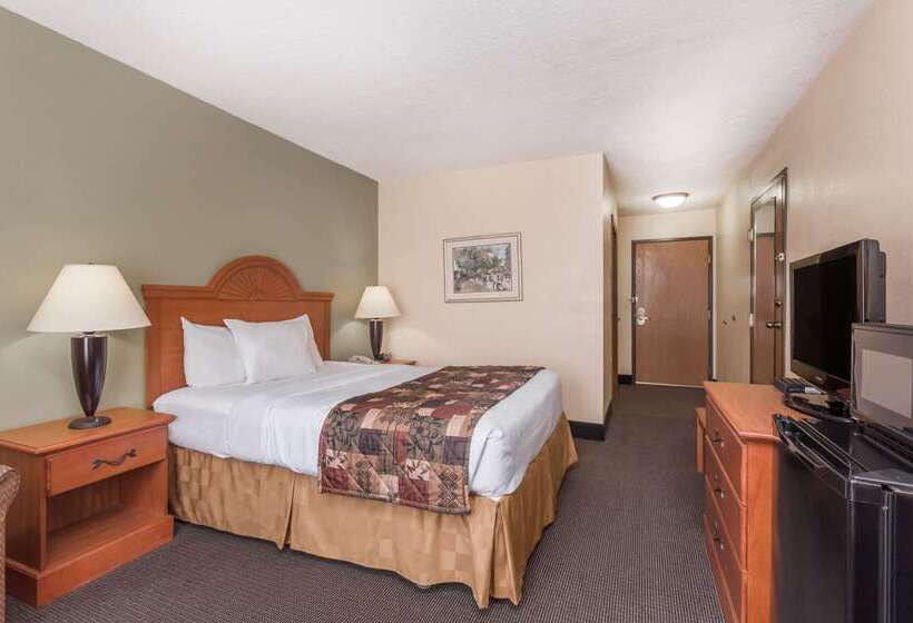 בית מלון כפרי Baymont By Wyndham Lagrange