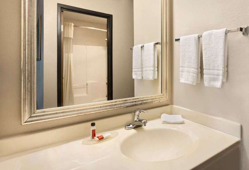 فندق Baymont By Wyndham Warrenton