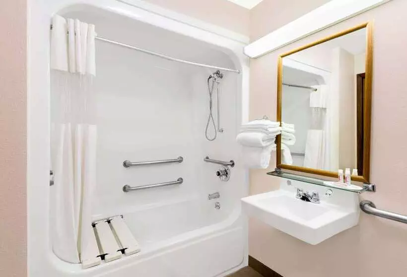 فندق Baymont By Wyndham Zanesville