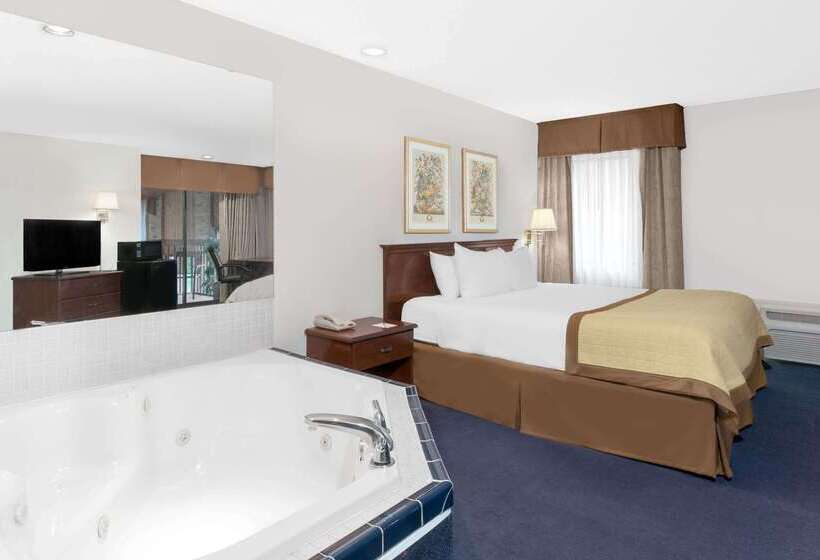 בית מלון כפרי Baymont By Wyndham Zanesville