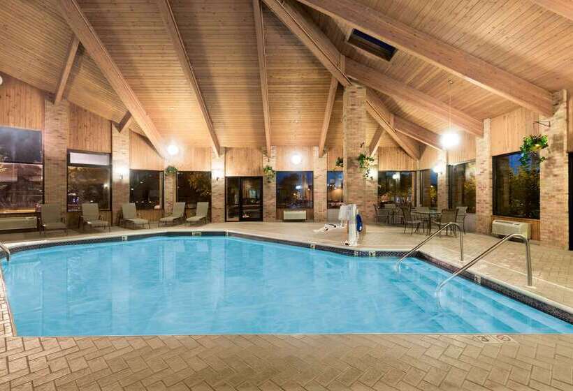 בית מלון כפרי Baymont By Wyndham Zanesville