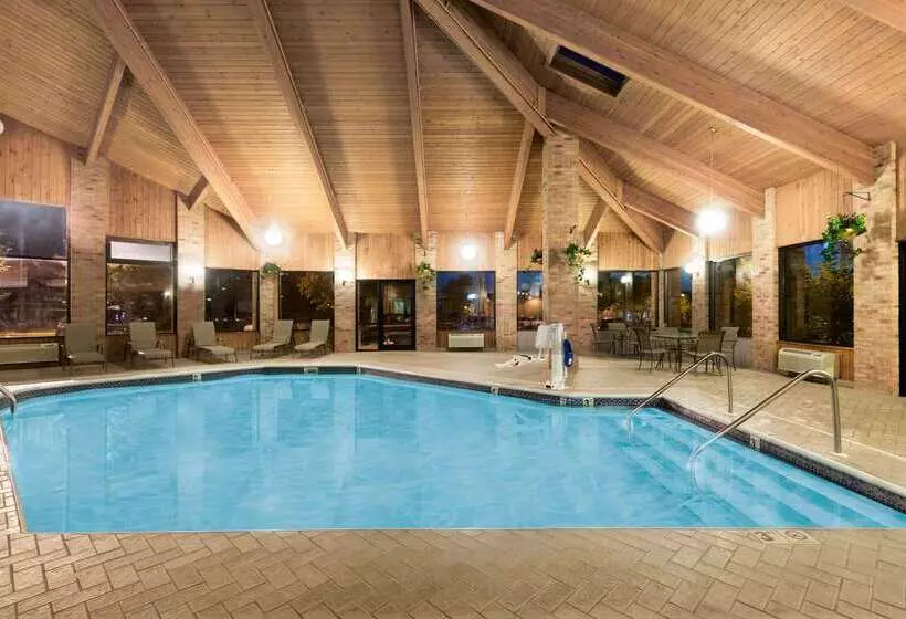 فندق Baymont By Wyndham Zanesville