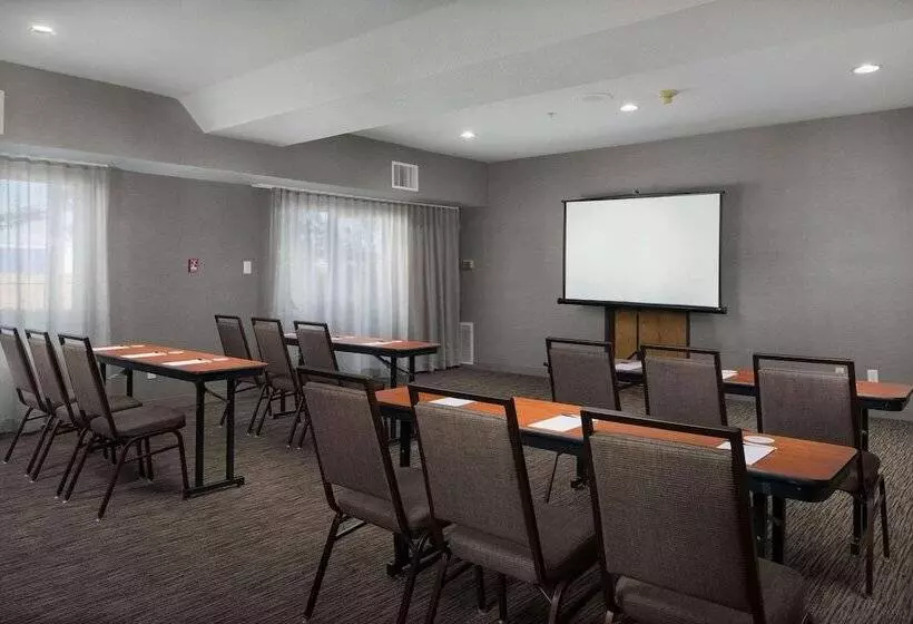 Отель Country Inn & Suites By Radisson, Portland International Airport, Or