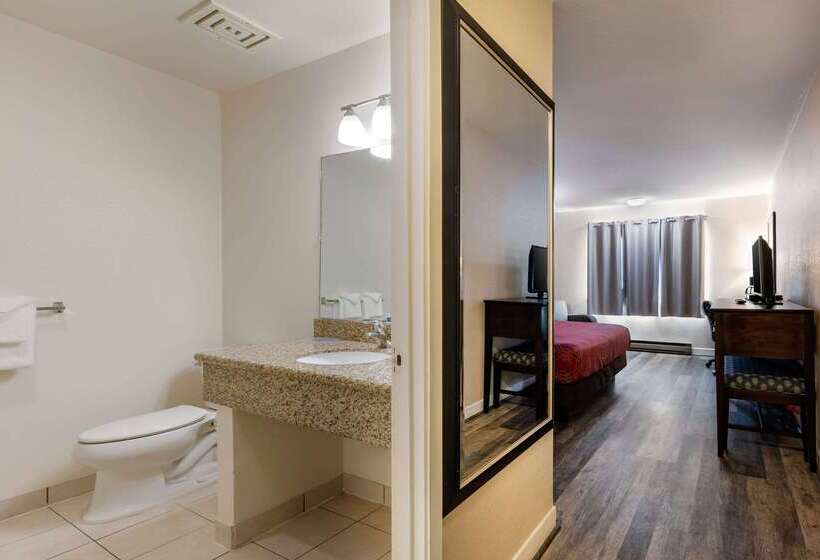 هتل Bay Breeze Inn