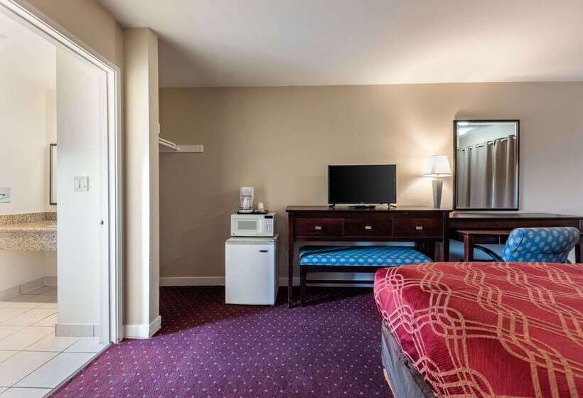 هتل Bay Breeze Inn