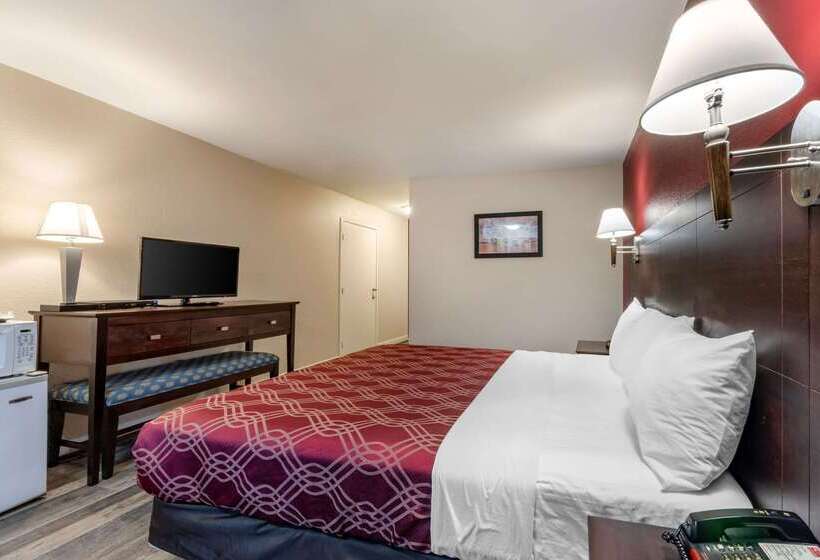 هتل Bay Breeze Inn