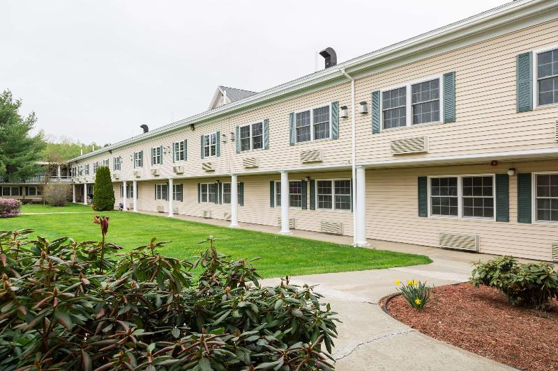 בית מלון כפרי Quality Inn & Suites