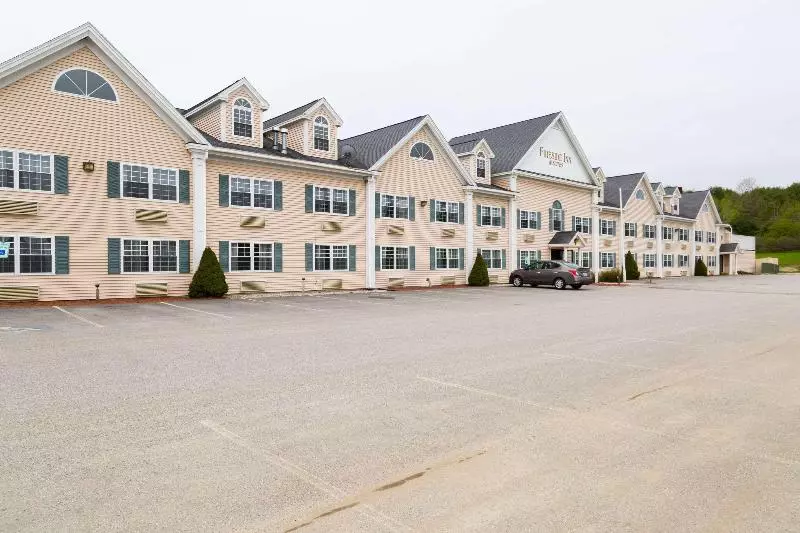 호텔 Quality Inn & Suites