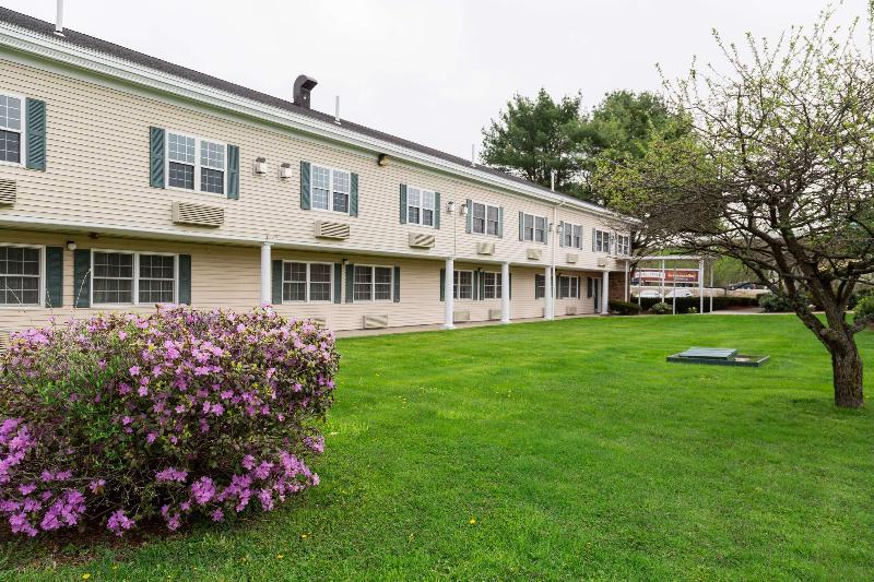 בית מלון כפרי Quality Inn & Suites