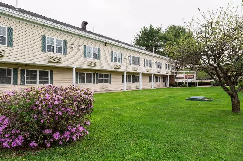 호텔 Quality Inn & Suites