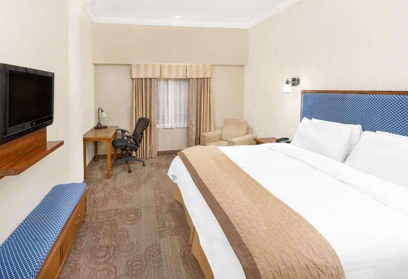 فندق Wyndham Garden Baronne Plaza