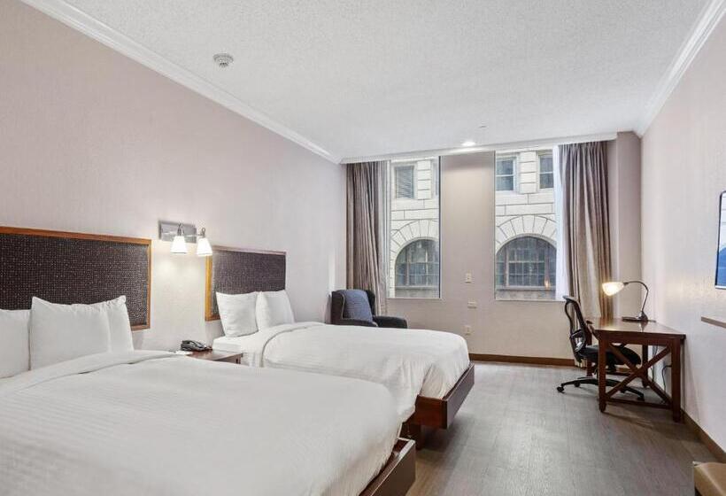 فندق Wyndham Garden Baronne Plaza