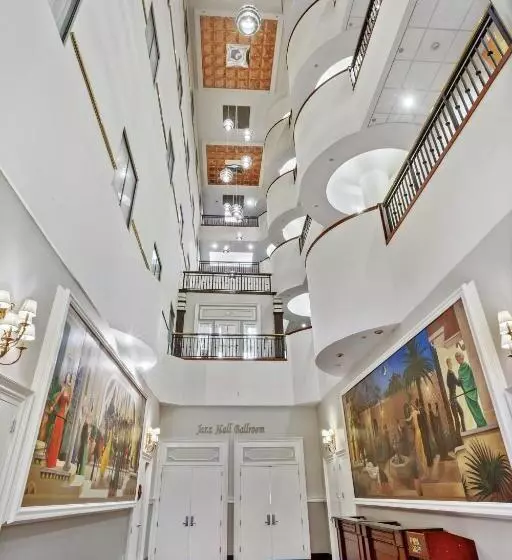 هتل Wyndham Garden Baronne Plaza