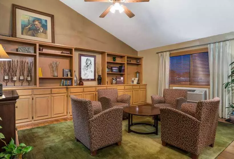 Motelli Americinn By Wyndham Little Falls