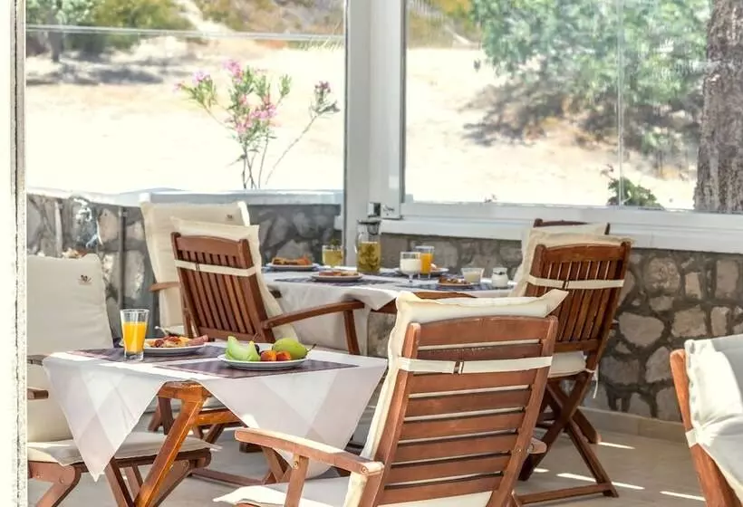 ベッドアンドブレックファースト Konstantinos