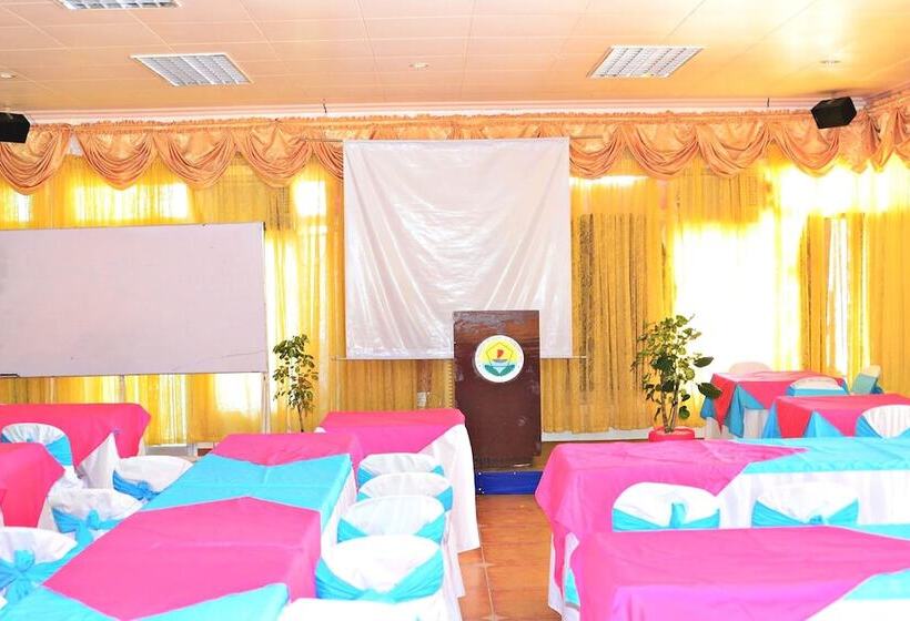 Otel El Pueblo Rhizort