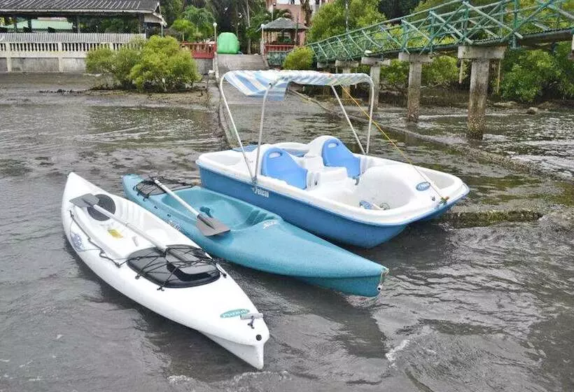 Hotelli El Pueblo Rhizort