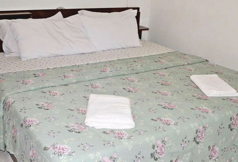 Otel El Pueblo Rhizort