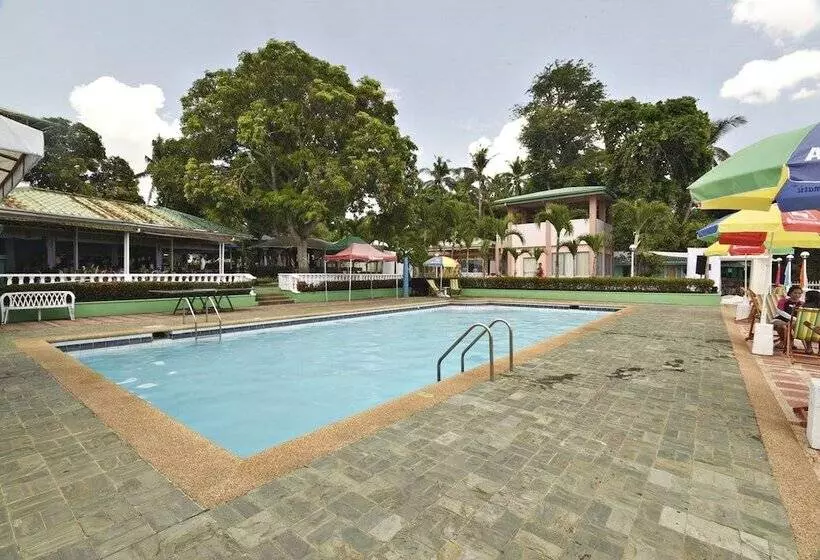 Hotelli El Pueblo Rhizort