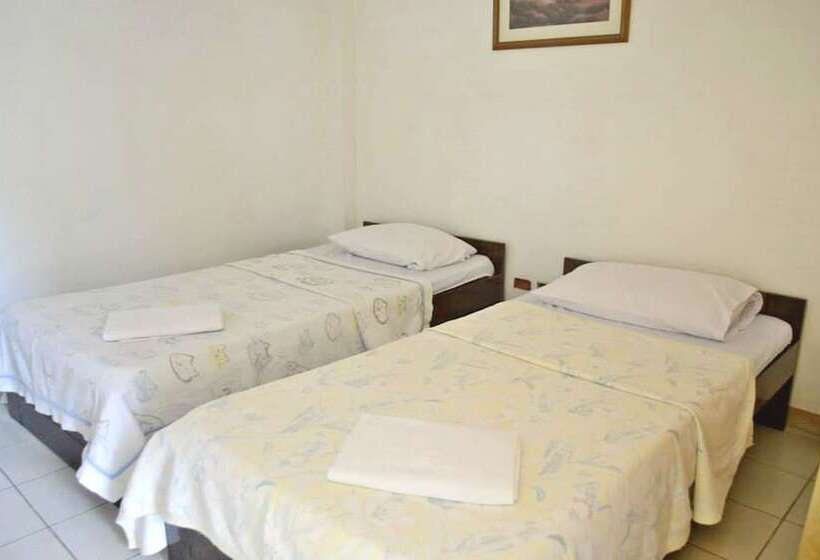 Otel El Pueblo Rhizort