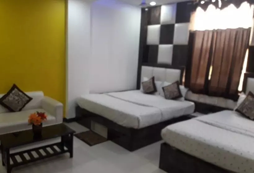 هتل Jainson Residency