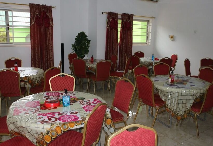 ホテル Pioneer Guest Lodge