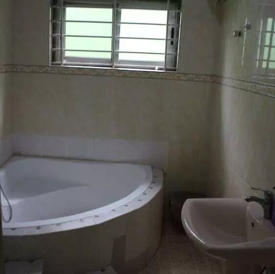 Hotelli Pioneer Guest Lodge