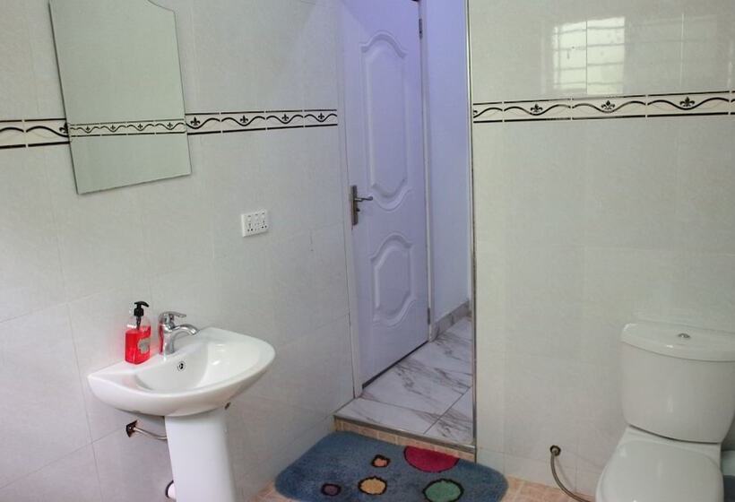 ホテル Pioneer Guest Lodge