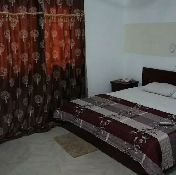 Hotelli Pioneer Guest Lodge