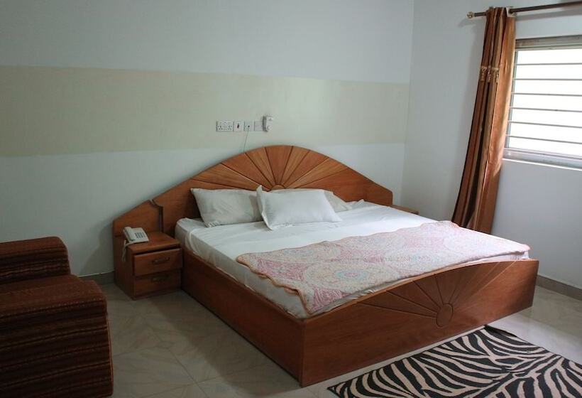 ホテル Pioneer Guest Lodge