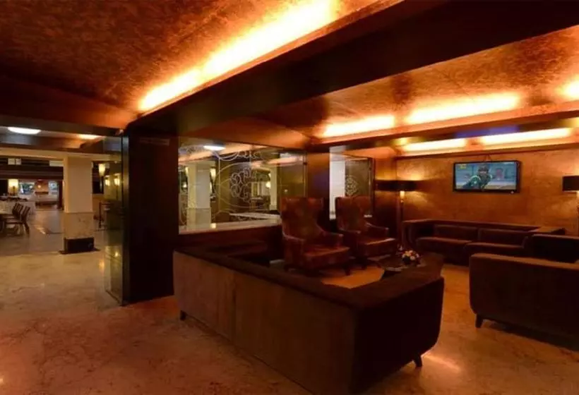 هتل Top3 Lords Resort Bhavnagar