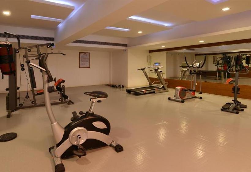 ホテル Top3 Lords Resort Bhavnagar