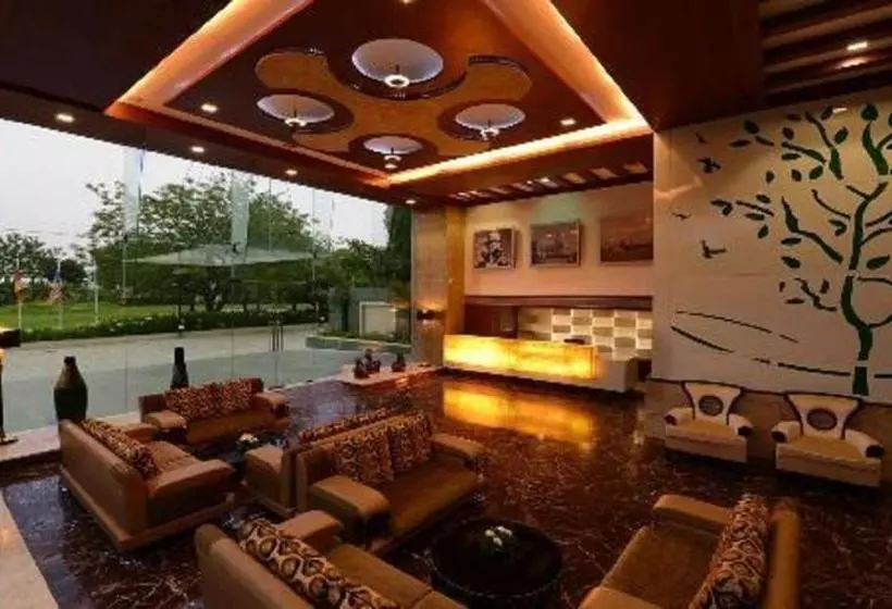 هتل Top3 Lords Resort Bhavnagar